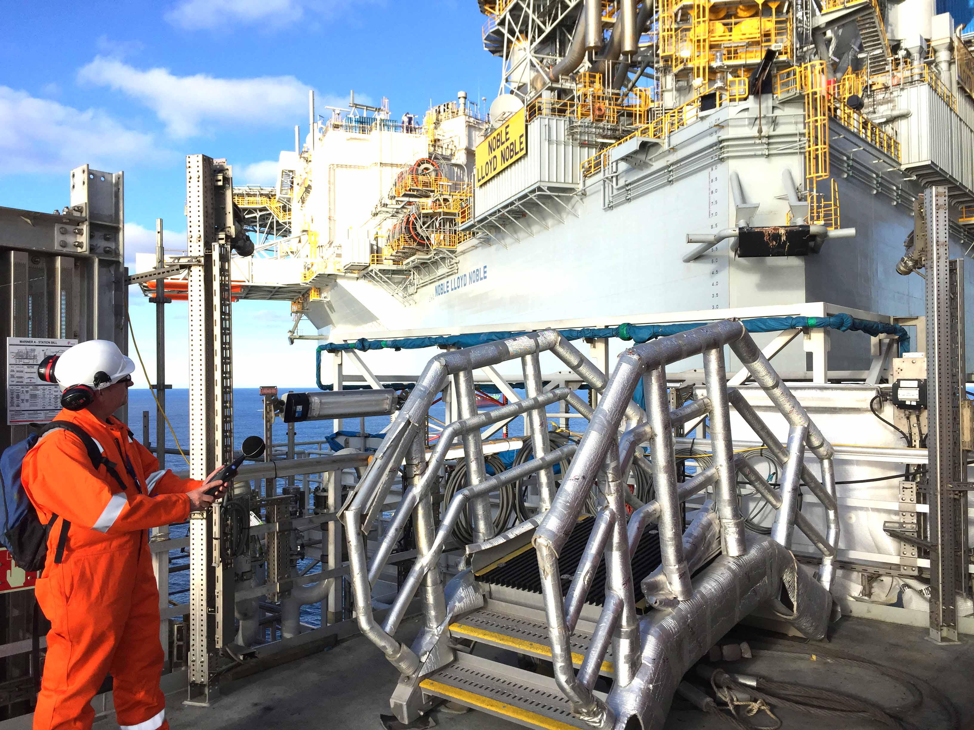 Measuring noise levels on an offshore platform Measuring noise levels on an offshore platform